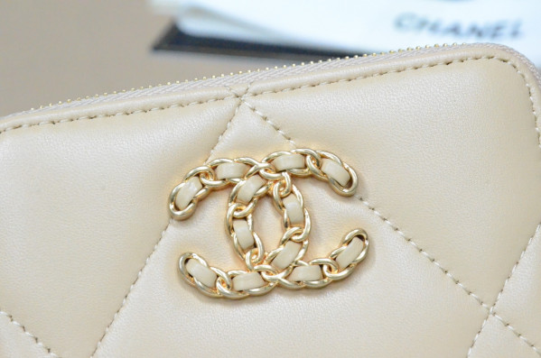 CL 19 ZIPPED COIN PURSE