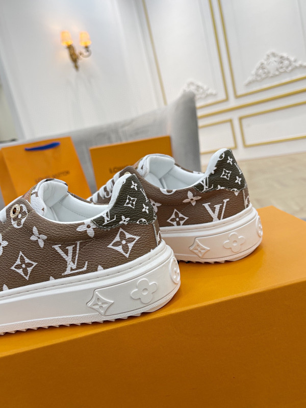 l**is V*t*n women"s time out sneaker