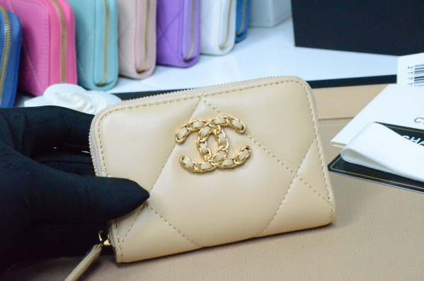 CL 19 ZIPPED COIN PURSE