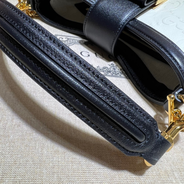 G*u*i small gg shoulder bag