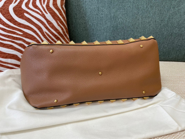 VALENTINO GARAVANI ROMAN STUD TOTE BAG
