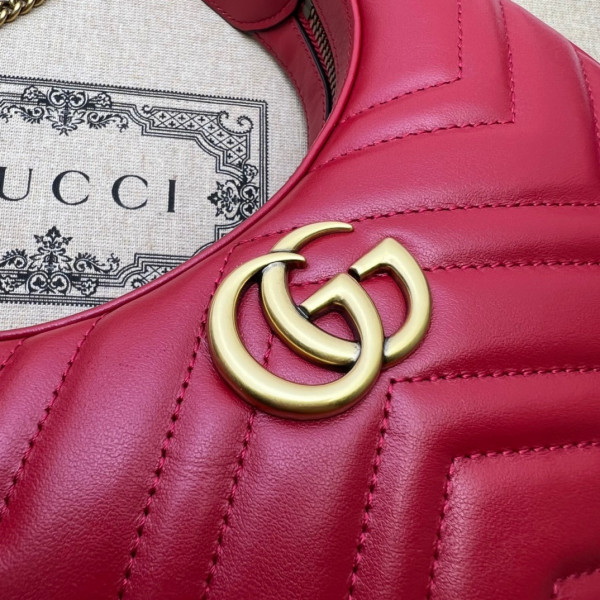 G*u*i gg marmont half-moon-shaped mini bag
