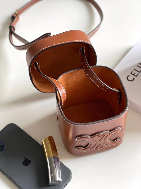Ce**e small box cuir triomphe