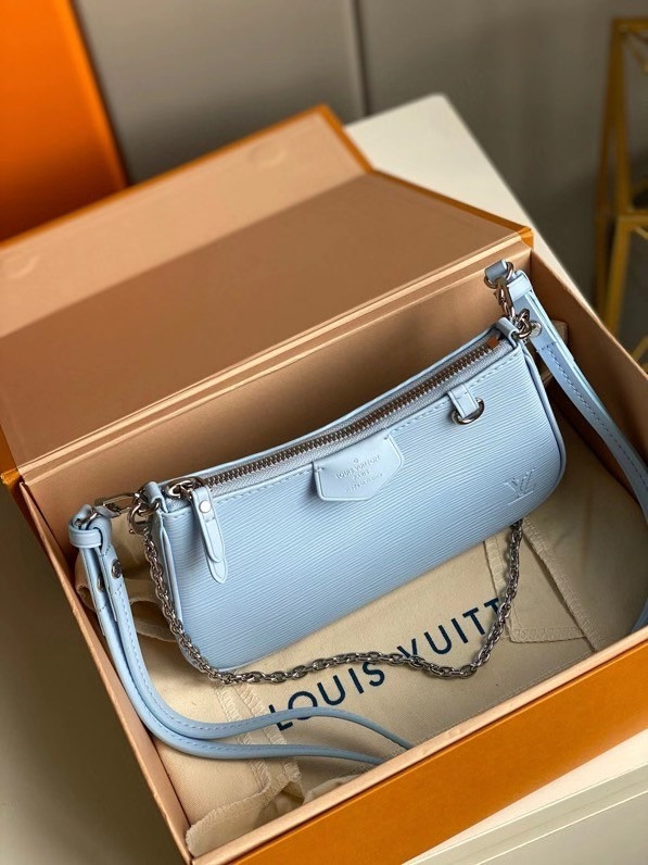 l**is V*t*n easy pouch on strap