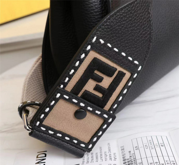 F**di peekaboo mini bag-18-23-11cm