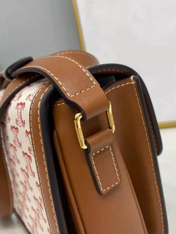 Ce**e medium triomphe bag
