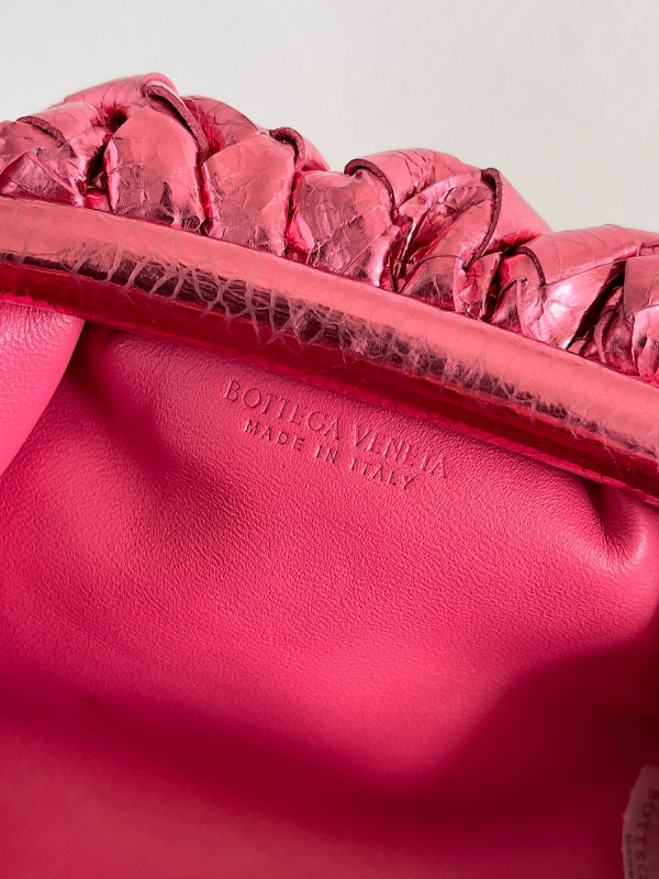 Bo*te*ga ve*ne*ta mini pouch