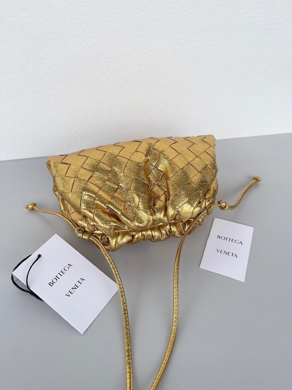 Bo*te*ga ve*ne*ta mini pouch
