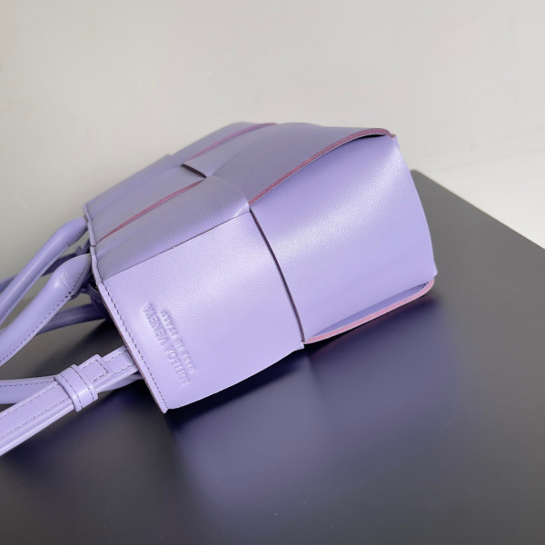 Bo*te*ga ve*ne*ta arco mini tote