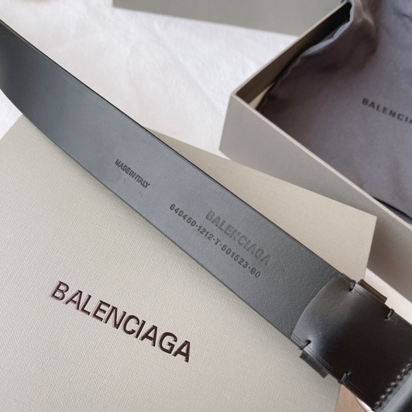 Ba*len*cia*ga belt