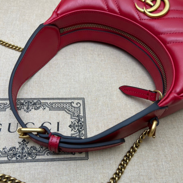 G*u*i gg marmont half-moon-shaped mini bag