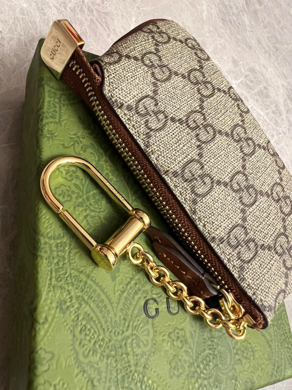 G*u*i gg marmont matelassé key case
