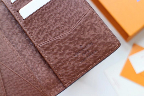 l**is V*t*n pocket organizer