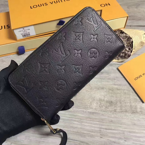 l**is V*t*n zippy wallet