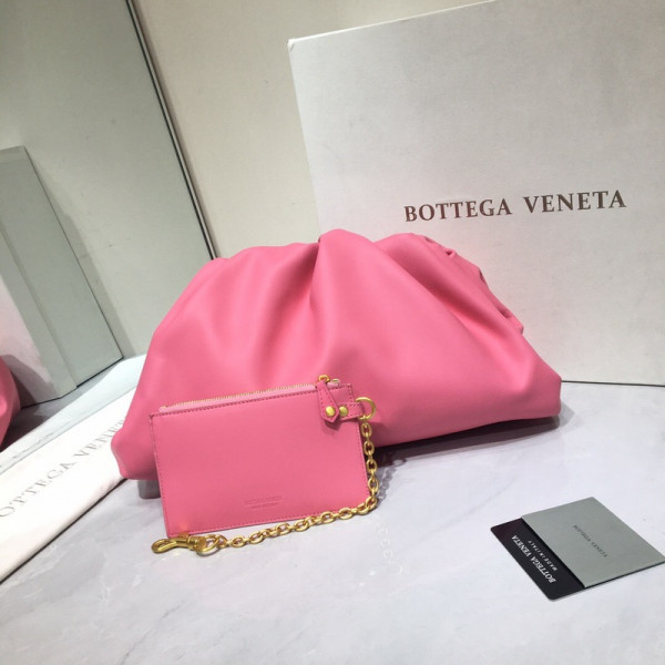 Bo*te*ga ve*ne*ta the pouch