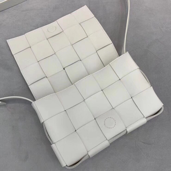 Bo*te*ga ve*ne*ta cassette