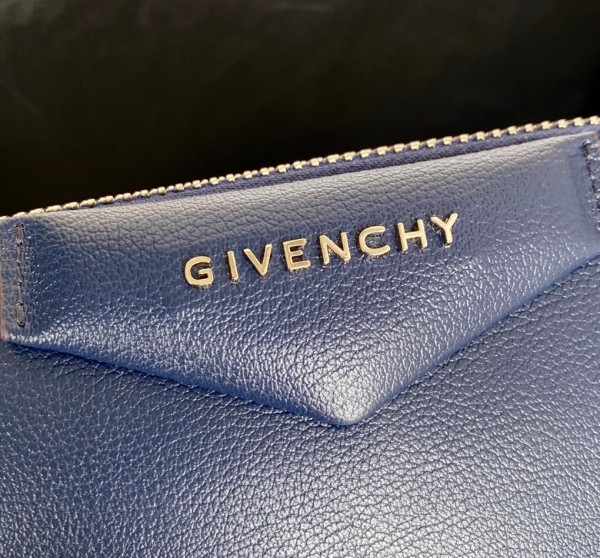 GIVENCHY NANO ANTIGONA