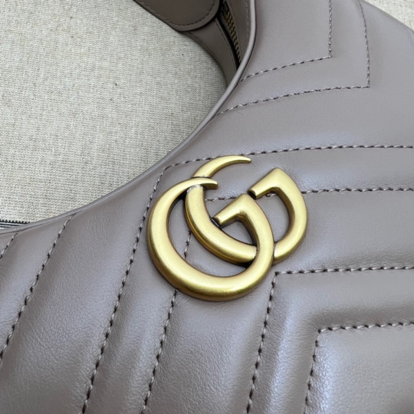 G*u*i gg marmont half-moon-shaped mini bag