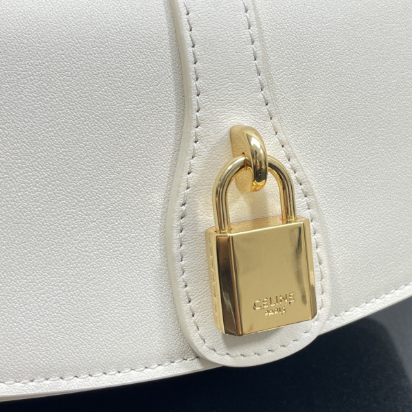 Ce**e clutch on strap