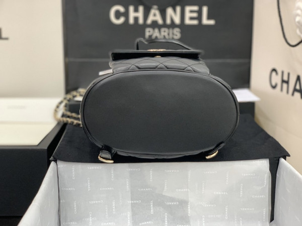 CL BACKPACK IN LAMBSKIN WITH GOLD HARDWARE