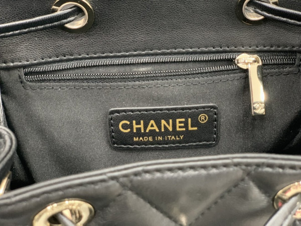 CL BACKPACK IN LAMBSKIN WITH GOLD HARDWARE