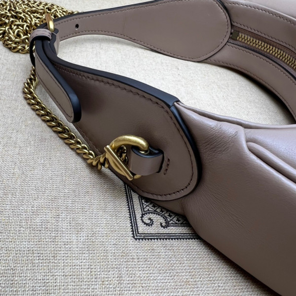 G*u*i gg marmont half-moon-shaped mini bag