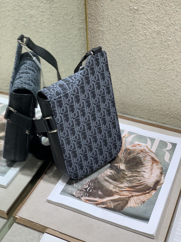D*or saddle pouch