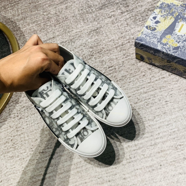 D*or b23 oblique low top sneaker