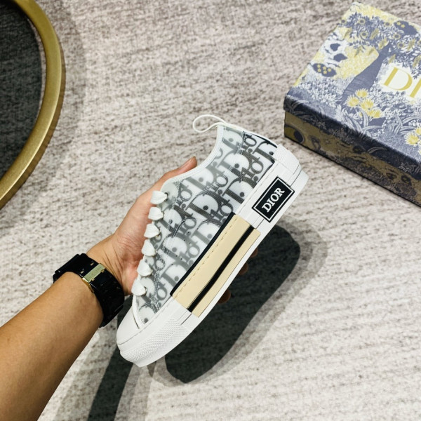 D*or b23 oblique low top sneaker