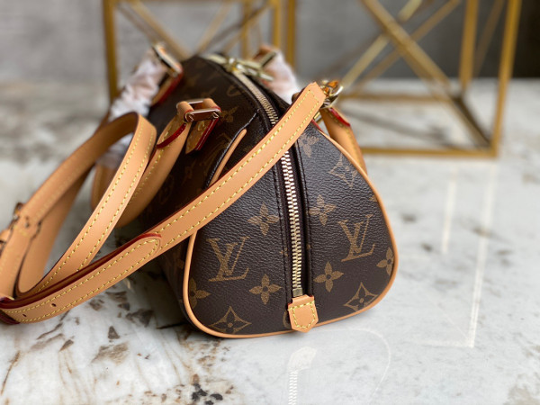 l**is V*t*n vintage bag