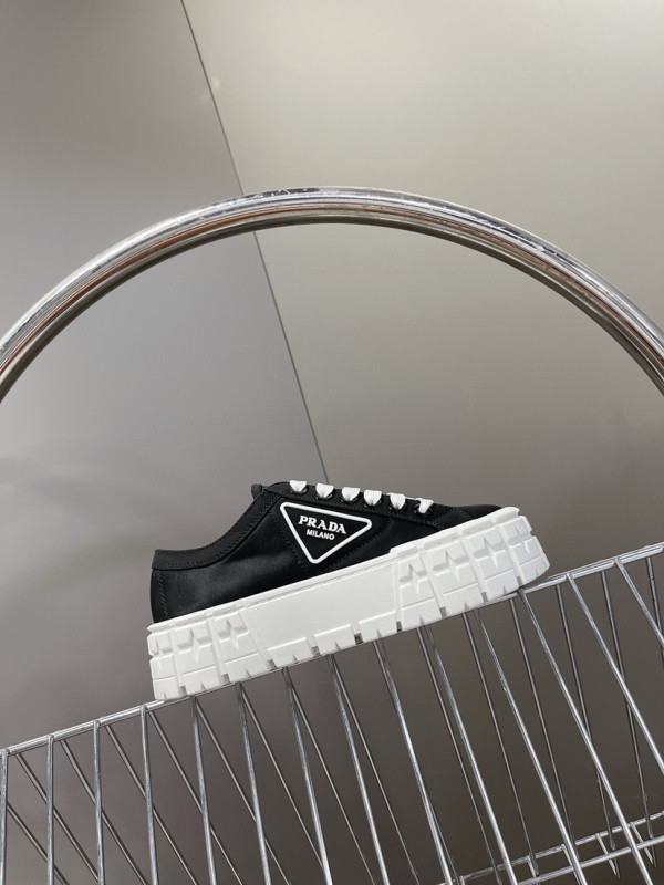 Pra*a sneakers