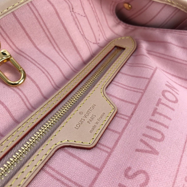 l**is V*t*n neverfull pm