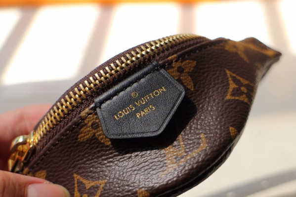 l**is V*t*n wrist bag