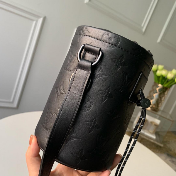 l**is V*t*n chalk nano bag