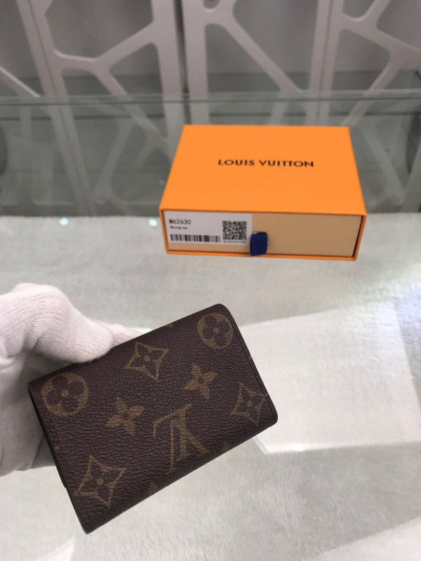 l**is V*t*n 6 key holder