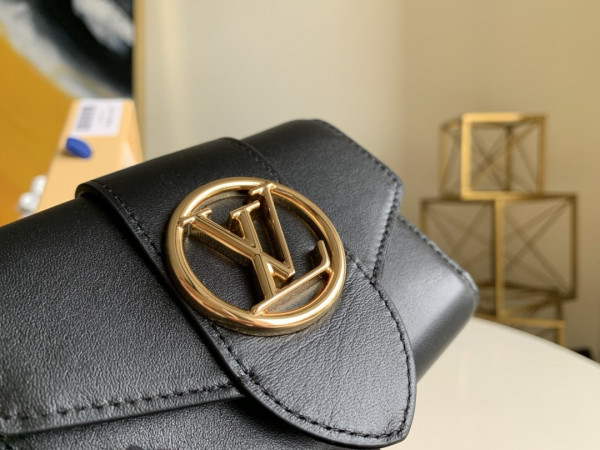l**is V*t*n pont 9 compact wallet