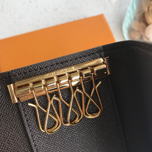 l**is V*t*n 6 key holder