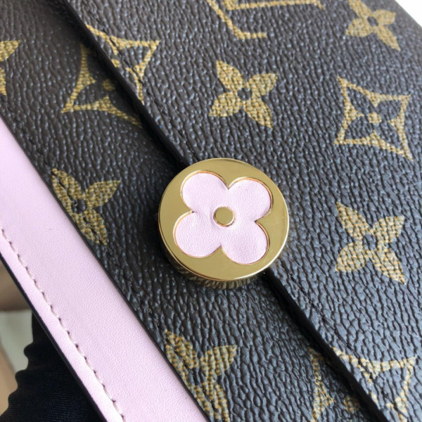 l**is V*t*n flore chain wallet
