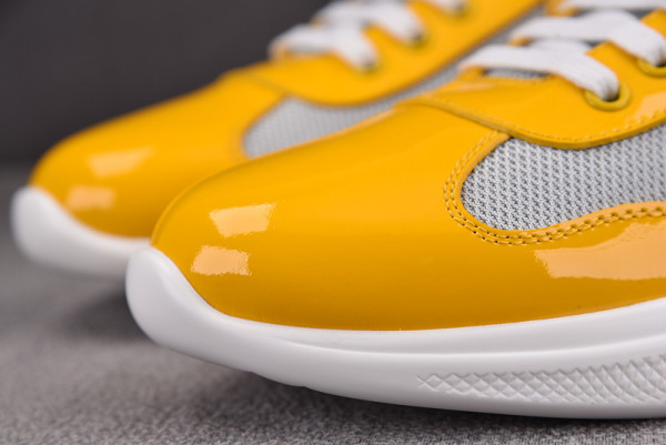Pra*a sneaker