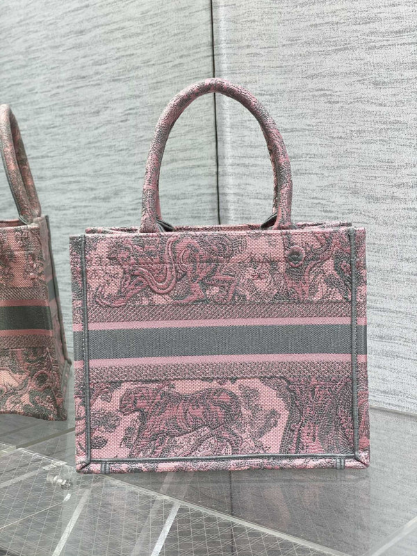 small D*or book tote