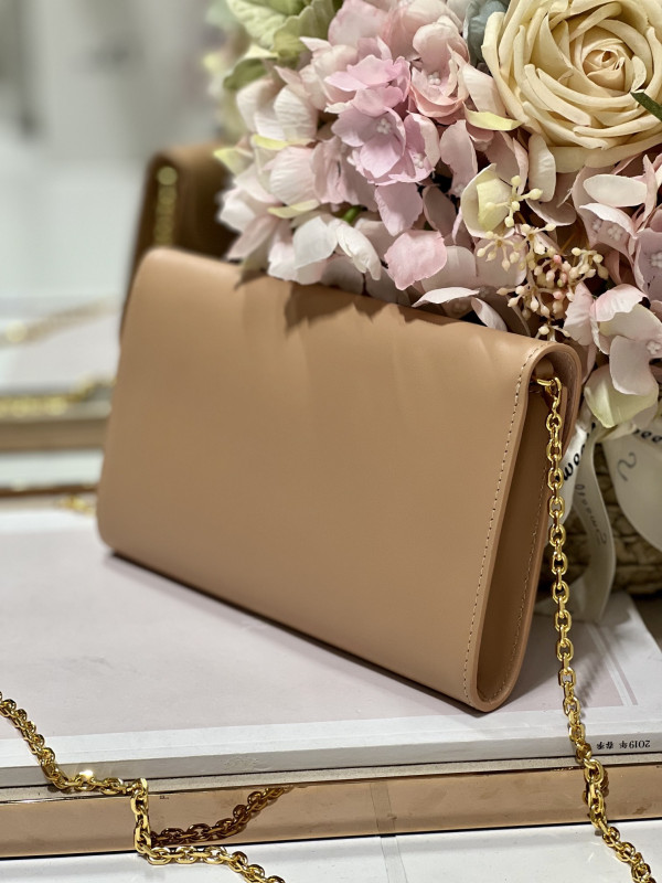 D*or bobby east-west pouch with chain