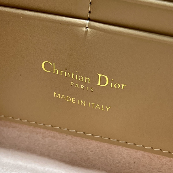 D*or bobby east-west pouch with chain