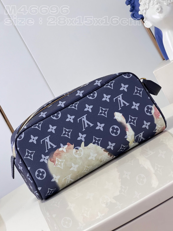 l**is V*t*n dopp kit toilet pouch