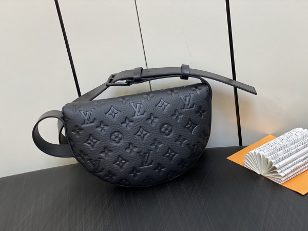 l**is V*t*n moon crossbody