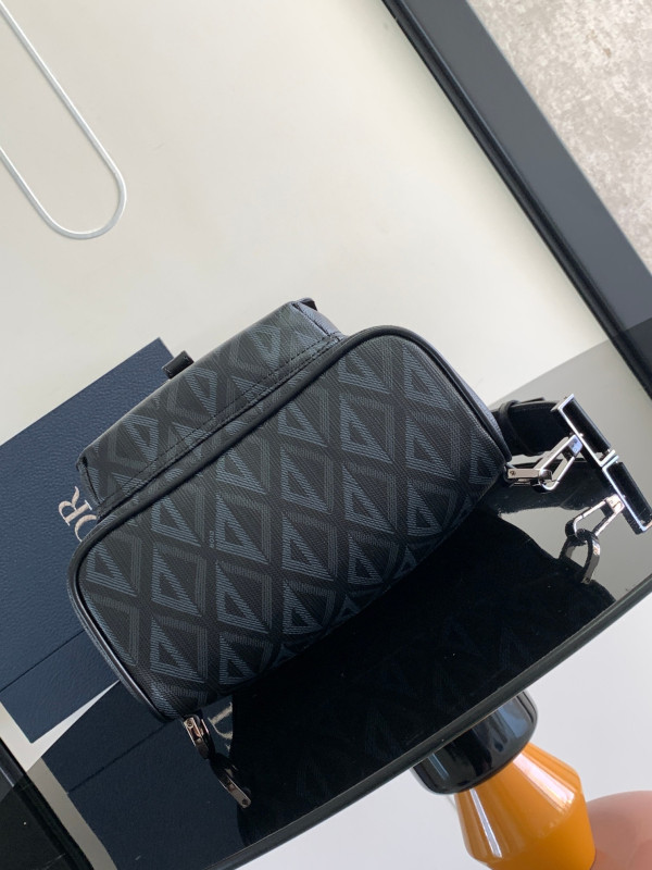 D*or hit the road sling bag