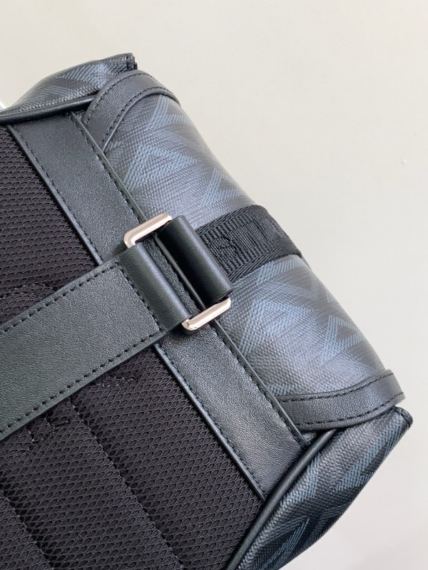 D*or hit the road sling bag