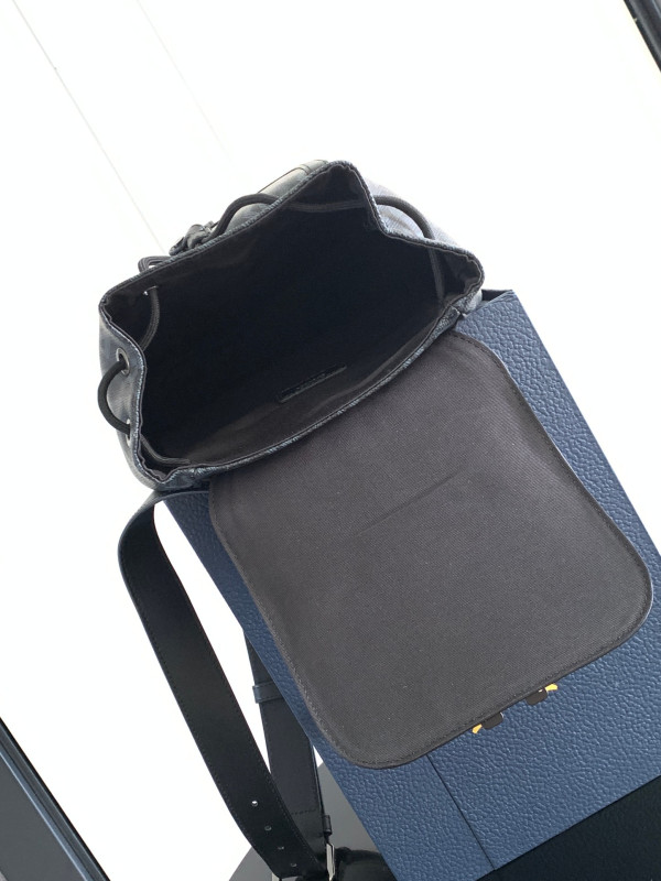 D*or hit the road sling bag