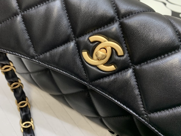 CL MAXI HOBO HANDBAG