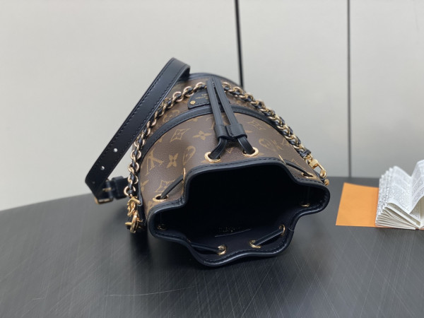 l**is V*t*n new canoe bag-14*20.5*14cm