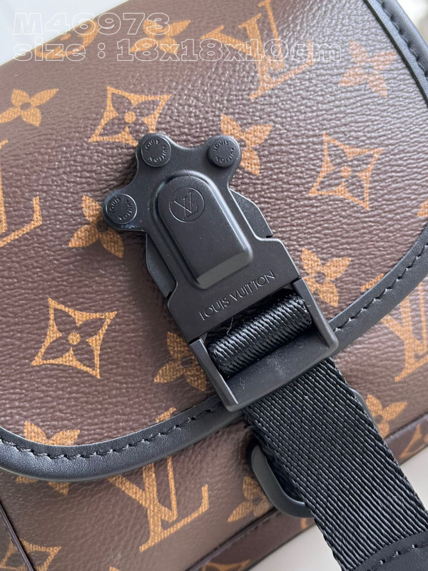 l**is V*t*n trail messenger-18*18*10cm